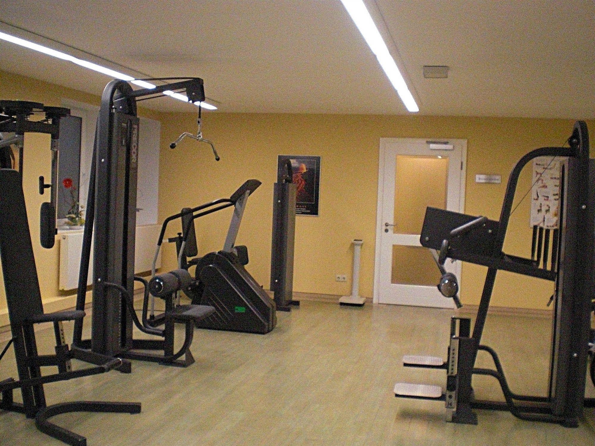 Grand Hotel 빈츠 외부 사진 A gym at a hotel