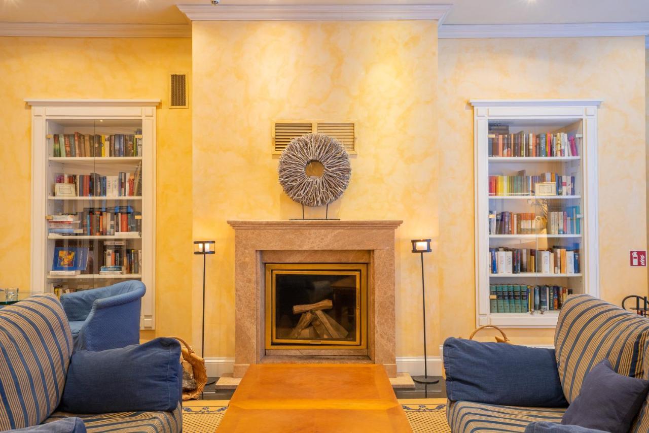 Grand Hotel 빈츠 외부 사진 Library