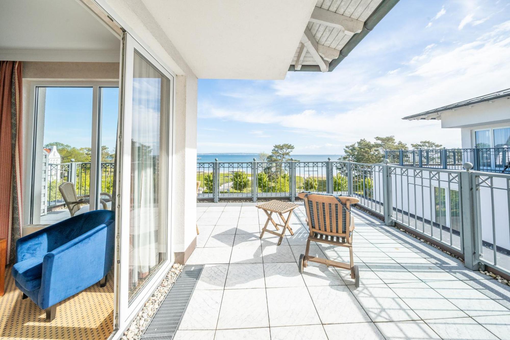 Grand Hotel 빈츠 외부 사진 A balcony