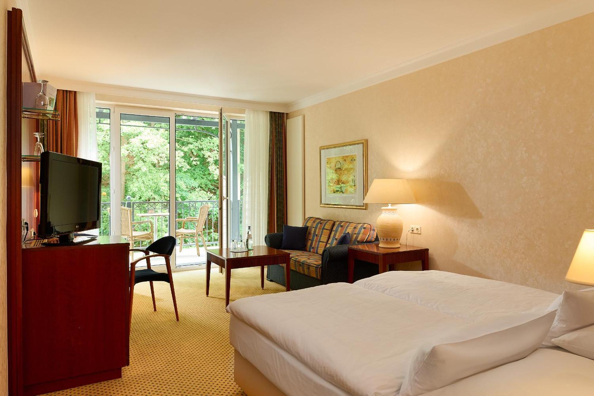 Grand Hotel 빈츠 외부 사진 A typical room at the Hotel de France