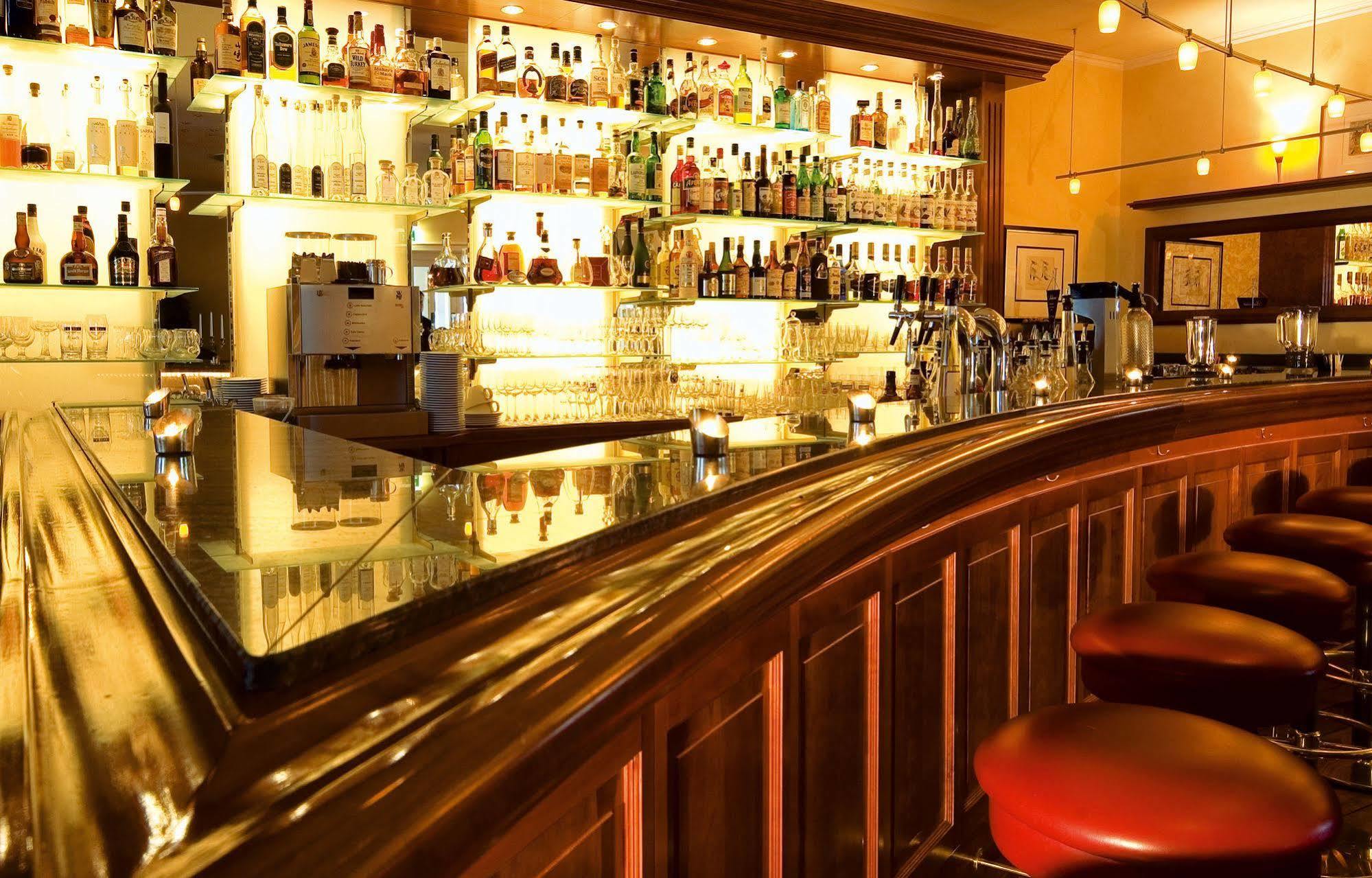 Grand Hotel 빈츠 외부 사진 The bar at the 21 Club
